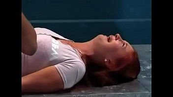 play Xnxx Großhandel mit einem gefesselten Häftling und gewaltsam gefickt