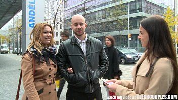 play Este homem sabia que tinha sua esposa vadia e se meteu em qualquer perversão com ela