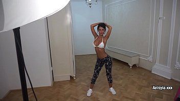 play Xnxx مع زوجة أبي راضية عن أصابعها في كس