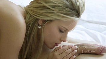 play Maria a beautiful sex queen has perfect sex in many positions