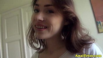 play Teen cul fixe faisant xxx anal pour la première fois