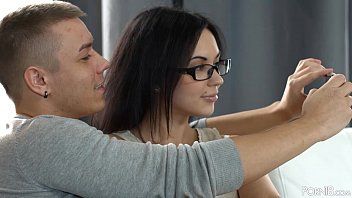 play películas xnxx con morena madura se sienta en la polla de un adolescente