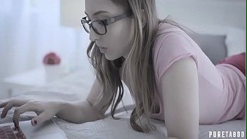 play She goes to his house because she wants to have a quick xxx