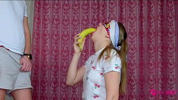 play الإباحية مع ديكس كبيرة الإباحية يدفع قضيبه بالكامل إلى أسفل حلقها دون رحمة