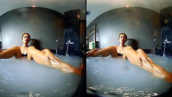 play In cada plina cu spuma adora sa faca xxx oral