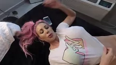 play Troia bionda magra va in POV e ingoia sperma