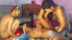play Podwójne kłopoty: dwie dziewczyny i dwóch facetów w parnym indyjskim gangbang